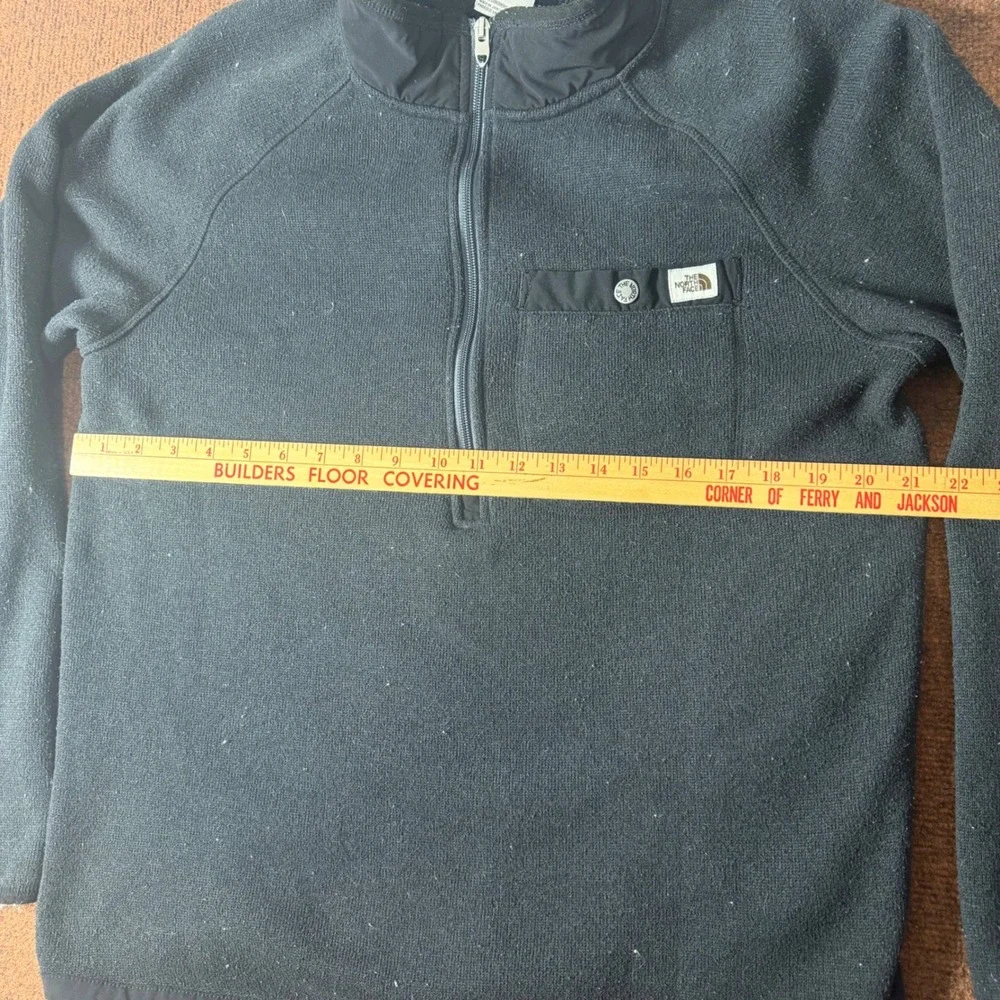 B- The North Face Mens Black Quarter Zip Fleece Pullover Jacket Size Medium